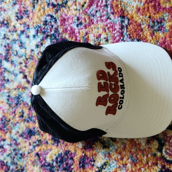 Red Rocks trucker Snapback hat - Picture 4 of 9